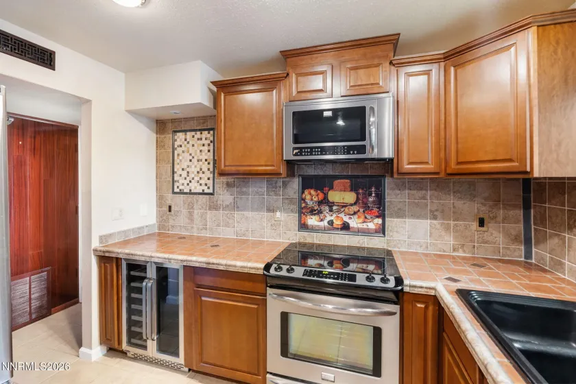 8690 Dixon, Reno, Nevada 89511, 3 Bedrooms Bedrooms, ,2 BathroomsBathrooms,Residential,Residential,Dixon,0,260011165