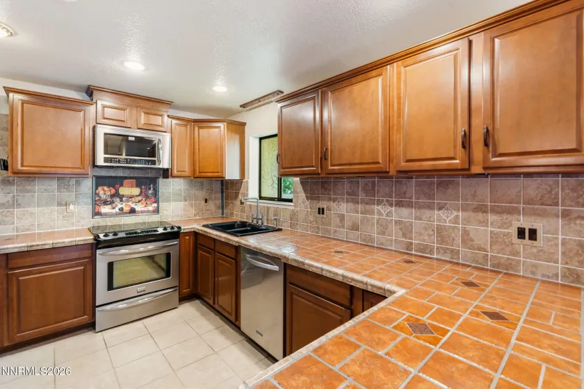 8690 Dixon, Reno, Nevada 89511, 3 Bedrooms Bedrooms, ,2 BathroomsBathrooms,Residential,Residential,Dixon,0,260011165