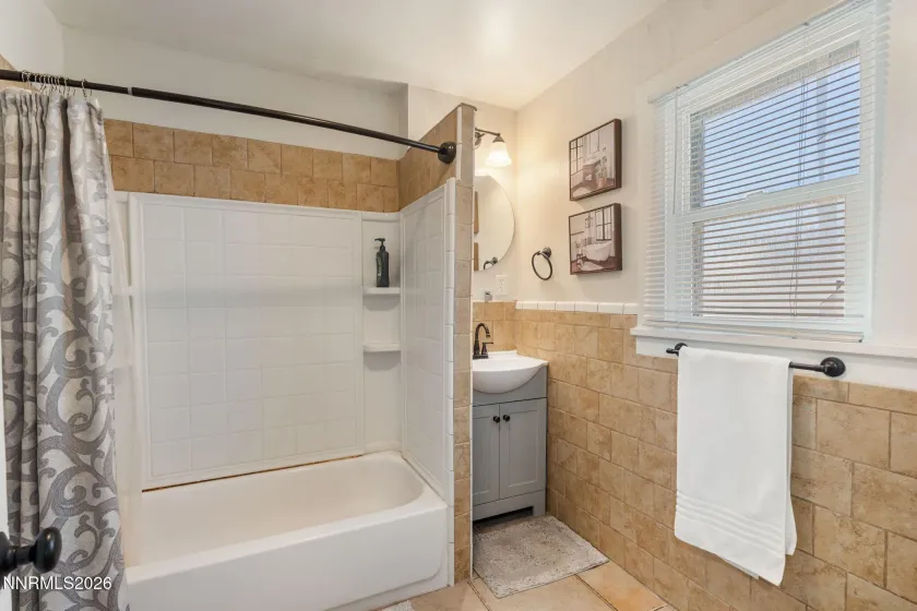 529 11th, Sparks, Nevada 89431, 2 Bedrooms Bedrooms, ,1 BathroomBathrooms,Residential,Residential,11th,0,260011168