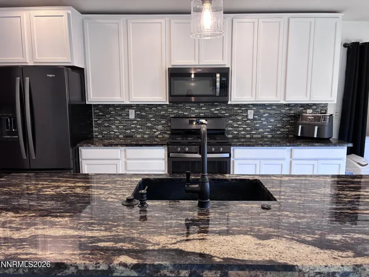 757 Lipizzan, Dayton, Nevada 89403, 5 Bedrooms Bedrooms, ,3 BathroomsBathrooms,Residential,Residential,Lipizzan,0,260011181