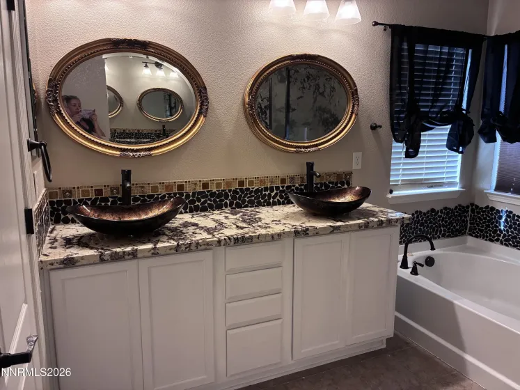757 Lipizzan, Dayton, Nevada 89403, 5 Bedrooms Bedrooms, ,3 BathroomsBathrooms,Residential,Residential,Lipizzan,0,260011181