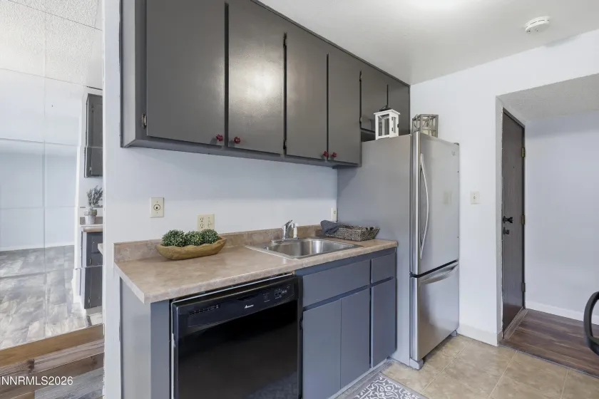 1557 Delucchi, Reno, Nevada 89502, 2 Bedrooms Bedrooms, ,1 BathroomBathrooms,Residential,Residential,Delucchi,0,260011191