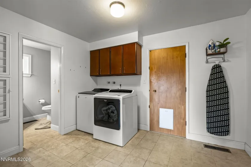Access to 4th bed, 3rd bath & garage
