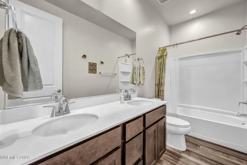 7814 Navasota, Sparks, Nevada 89436, 3 Bedrooms Bedrooms, ,3 BathroomsBathrooms,Residential,Residential,Navasota,0,260011203