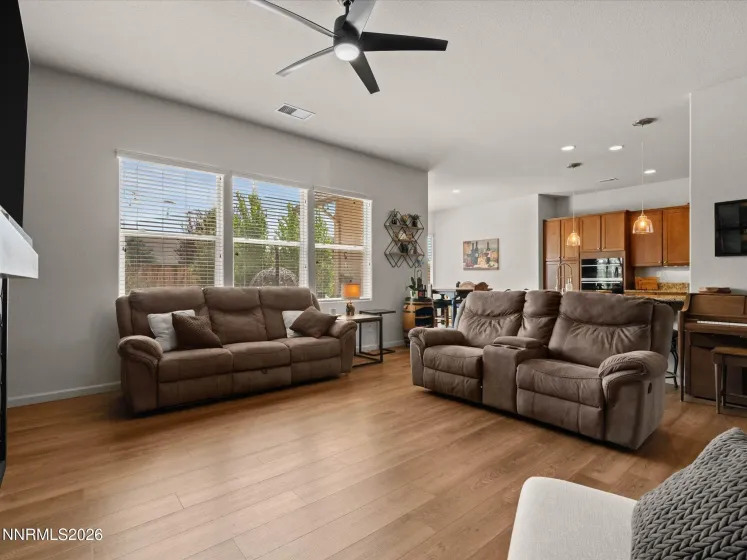 240 Horizon Ridge, Spanish Springs, Nevada 89441, 3 Bedrooms Bedrooms, ,2 BathroomsBathrooms,Residential,Residential,Horizon Ridge,0,260011212