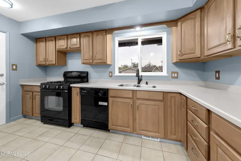 201 Gault, Sparks, Nevada 89431, 3 Bedrooms Bedrooms, ,2 BathroomsBathrooms,Residential,Residential,Gault,0,260011216