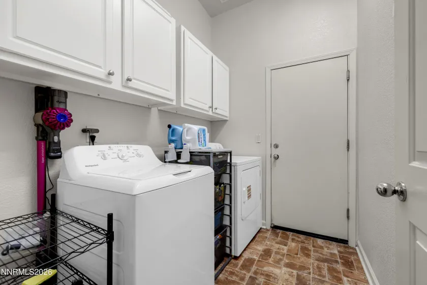 17745 Thunder River, Reno, Nevada 89508, 4 Bedrooms Bedrooms, ,2 BathroomsBathrooms,Residential,Residential,Thunder River,0,260011218