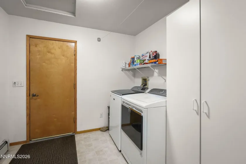 2065 Gentry, Carson City, Nevada 89701, 4 Bedrooms Bedrooms, ,3 BathroomsBathrooms,Residential,Residential,Gentry,0,260011223