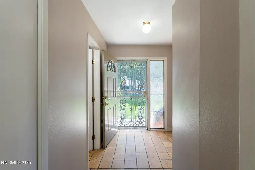 70 Smithridge, Reno, Nevada 89502, 3 Bedrooms Bedrooms, ,2 BathroomsBathrooms,Residential,Residential,Smithridge,0,260011249
