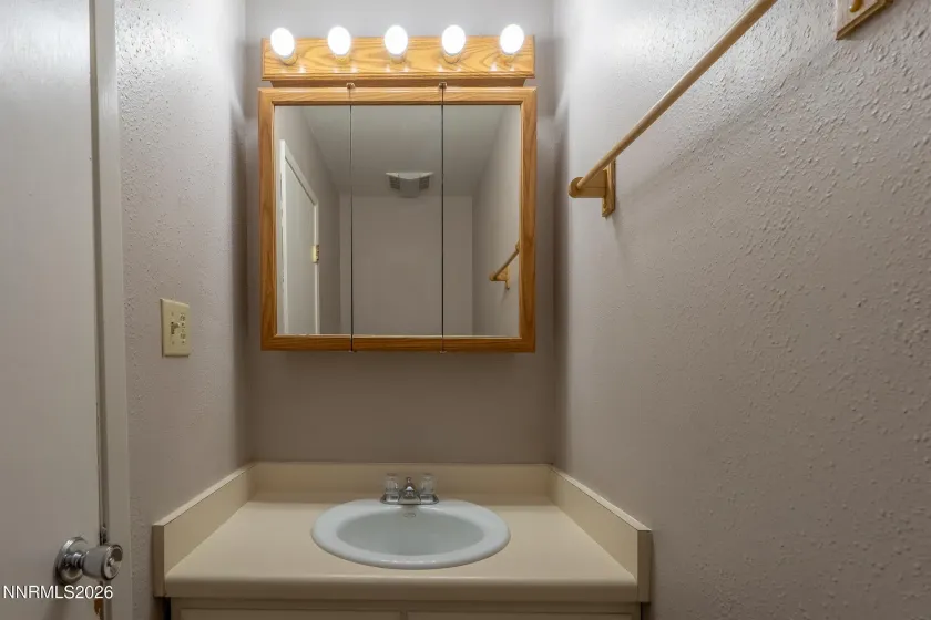 70 Smithridge, Reno, Nevada 89502, 3 Bedrooms Bedrooms, ,2 BathroomsBathrooms,Residential,Residential,Smithridge,0,260011249