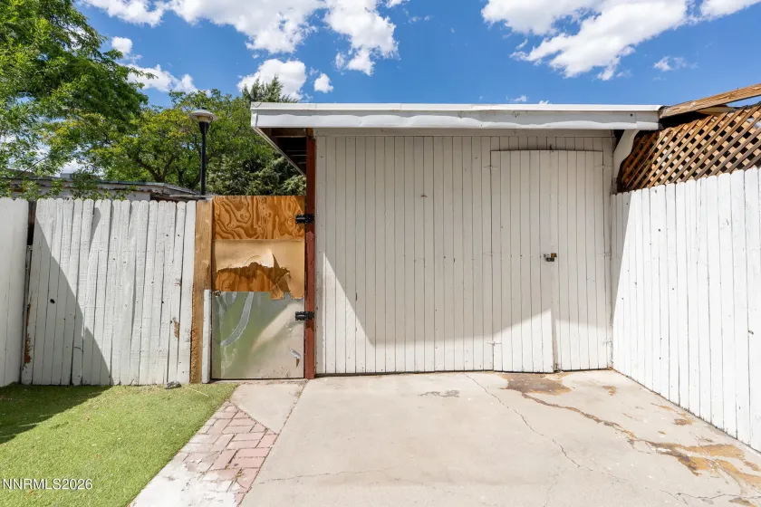 70 Smithridge, Reno, Nevada 89502, 3 Bedrooms Bedrooms, ,2 BathroomsBathrooms,Residential,Residential,Smithridge,0,260011249