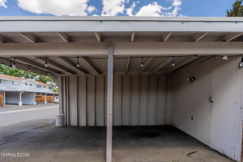 70 Smithridge, Reno, Nevada 89502, 3 Bedrooms Bedrooms, ,2 BathroomsBathrooms,Residential,Residential,Smithridge,0,260011249