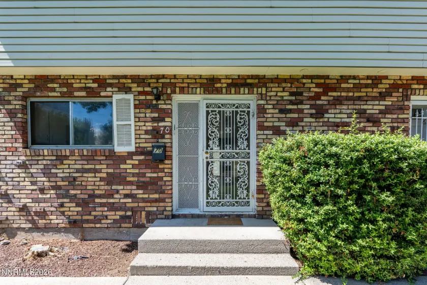 70 Smithridge, Reno, Nevada 89502, 3 Bedrooms Bedrooms, ,2 BathroomsBathrooms,Residential,Residential,Smithridge,0,260011249