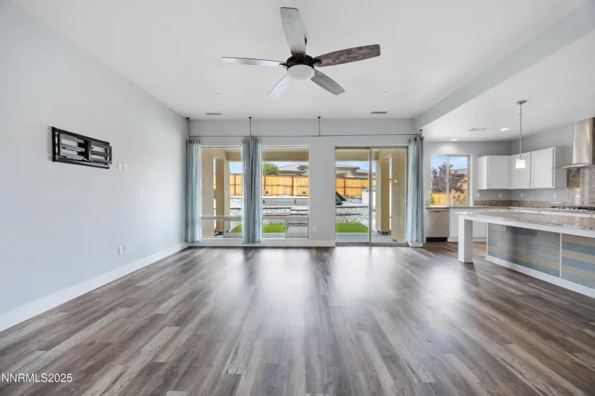 2738 Kettle, Sparks, Nevada 89436, 4 Bedrooms Bedrooms, ,3 BathroomsBathrooms,Residential,Residential,Kettle,0,250054573