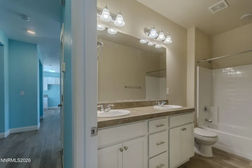 1199 Spruce Meadows, Sparks, Nevada 89441, 3 Bedrooms Bedrooms, ,2 BathroomsBathrooms,Residential,Residential,Spruce Meadows,0,260011250