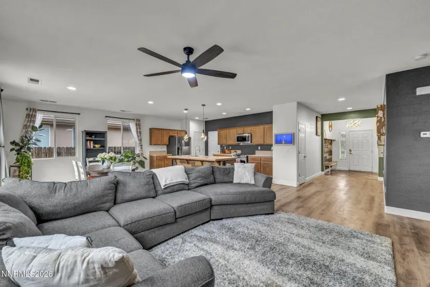 131 Catlin, Dayton, Nevada 89403, 3 Bedrooms Bedrooms, ,2 BathroomsBathrooms,Residential,Residential,Catlin,0,260011258
