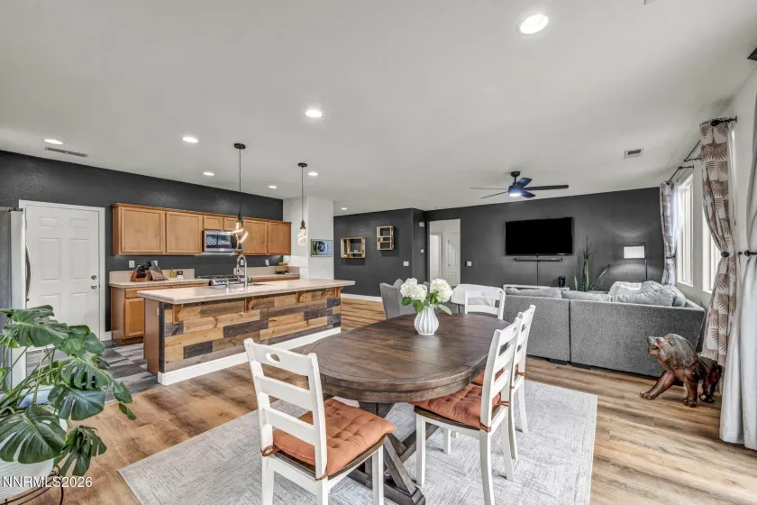 131 Catlin, Dayton, Nevada 89403, 3 Bedrooms Bedrooms, ,2 BathroomsBathrooms,Residential,Residential,Catlin,0,260011258