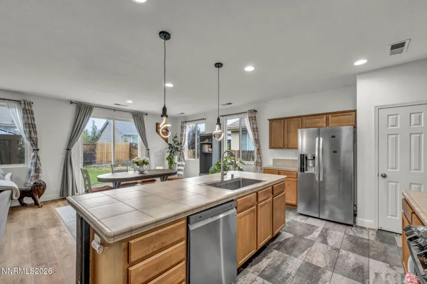 131 Catlin, Dayton, Nevada 89403, 3 Bedrooms Bedrooms, ,2 BathroomsBathrooms,Residential,Residential,Catlin,0,260011258
