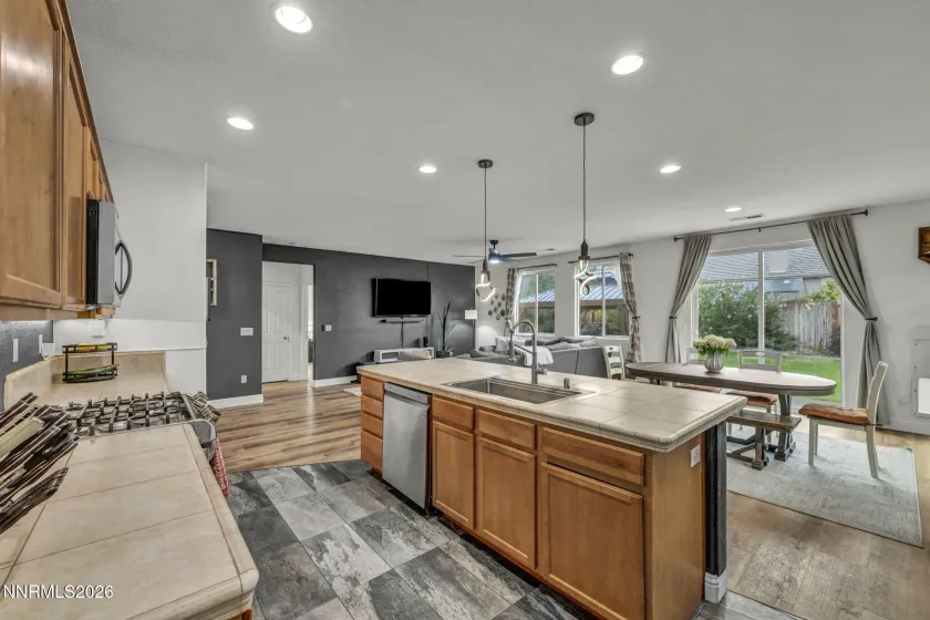 131 Catlin, Dayton, Nevada 89403, 3 Bedrooms Bedrooms, ,2 BathroomsBathrooms,Residential,Residential,Catlin,0,260011258