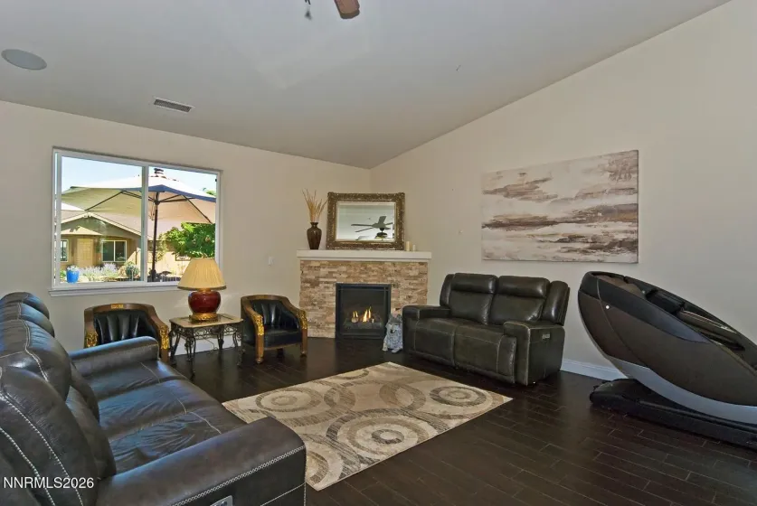 1306 Kim, Minden, Nevada 89423, 5 Bedrooms Bedrooms, ,4 BathroomsBathrooms,Residential,Residential,Kim,0,260011269