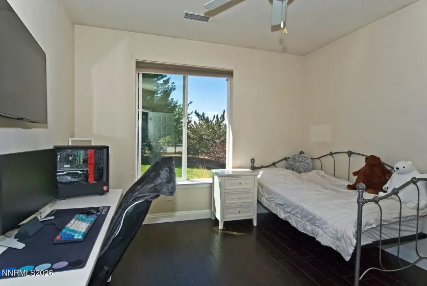 Spare bedroom 2
