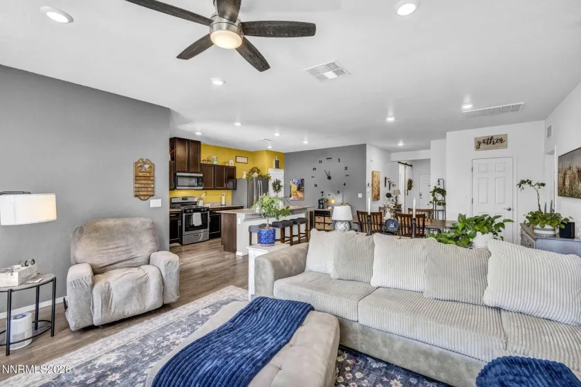 6738 Coyote Call, Sparks, Nevada 89436, 3 Bedrooms Bedrooms, ,2 BathroomsBathrooms,Residential,Residential,Coyote Call,0,260011267