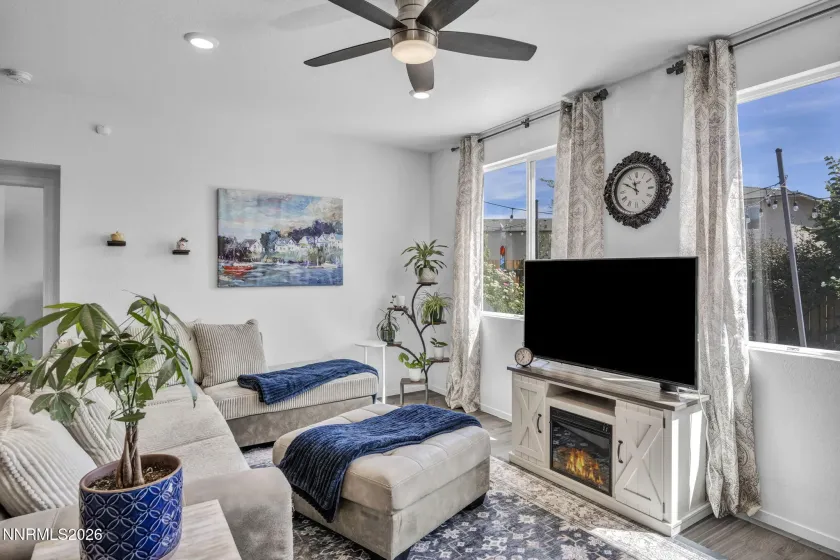 6738 Coyote Call, Sparks, Nevada 89436, 3 Bedrooms Bedrooms, ,2 BathroomsBathrooms,Residential,Residential,Coyote Call,0,260011267