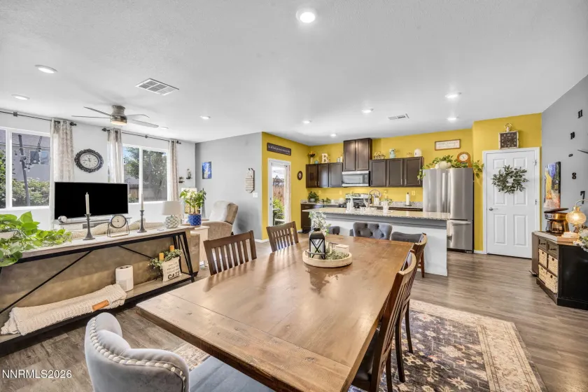 6738 Coyote Call, Sparks, Nevada 89436, 3 Bedrooms Bedrooms, ,2 BathroomsBathrooms,Residential,Residential,Coyote Call,0,260011267