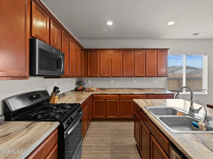 189 Walnut, Fernley, Nevada 89408, 4 Bedrooms Bedrooms, ,2 BathroomsBathrooms,Residential,Residential,Walnut,0,260011294