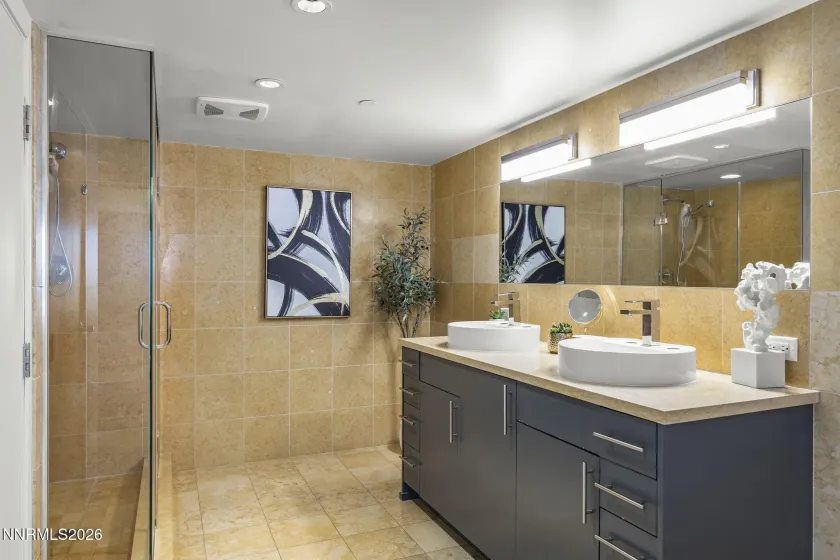 255 Sierra, Reno, Nevada 89501, 2 Bedrooms Bedrooms, ,3 BathroomsBathrooms,Residential,Residential,Sierra,0,260011296