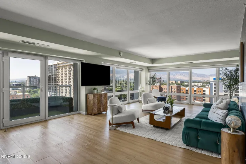 255 Sierra, Reno, Nevada 89501, 2 Bedrooms Bedrooms, ,3 BathroomsBathrooms,Residential,Residential,Sierra,0,260011296