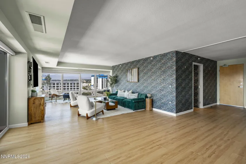 255 Sierra, Reno, Nevada 89501, 2 Bedrooms Bedrooms, ,3 BathroomsBathrooms,Residential,Residential,Sierra,0,260011296