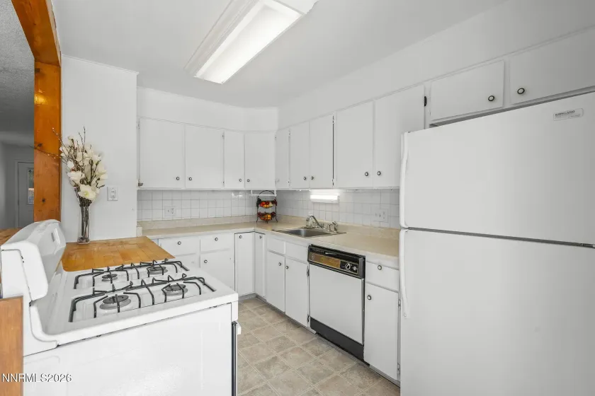 455 Mc Lean, Sparks, Nevada 89431, 3 Bedrooms Bedrooms, ,2 BathroomsBathrooms,Residential,Residential,Mc Lean,0,260011299