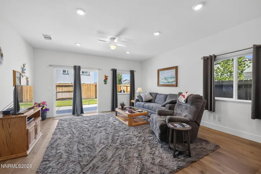 4396 Country Flats, Sparks, Nevada 89436, 3 Bedrooms Bedrooms, ,2 BathroomsBathrooms,Residential,Residential,Country Flats,0,260011301