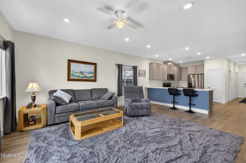 4396 Country Flats, Sparks, Nevada 89436, 3 Bedrooms Bedrooms, ,2 BathroomsBathrooms,Residential,Residential,Country Flats,0,260011301
