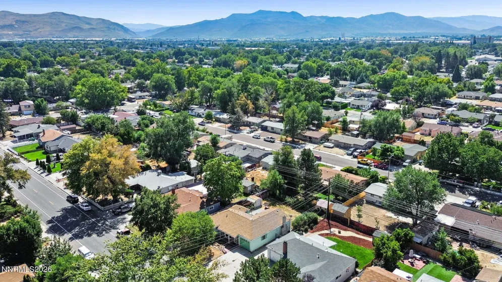 313 Greenbrae, Sparks, Nevada 89431, 3 Bedrooms Bedrooms, ,2 BathroomsBathrooms,Residential,Residential,Greenbrae,0,260011325