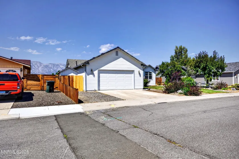 1379 Bumblebee, Gardnerville, Nevada 89460, 3 Bedrooms Bedrooms, ,2 BathroomsBathrooms,Residential,Residential,Bumblebee,0,260011335