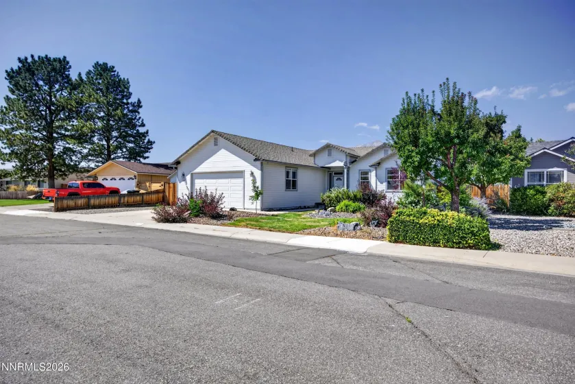 1379 Bumblebee, Gardnerville, Nevada 89460, 3 Bedrooms Bedrooms, ,2 BathroomsBathrooms,Residential,Residential,Bumblebee,0,260011335