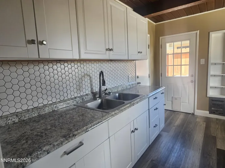 880 Southworth, Reno, Nevada 89512, 3 Bedrooms Bedrooms, ,1 BathroomBathrooms,Residential,Residential,Southworth,0,260005885