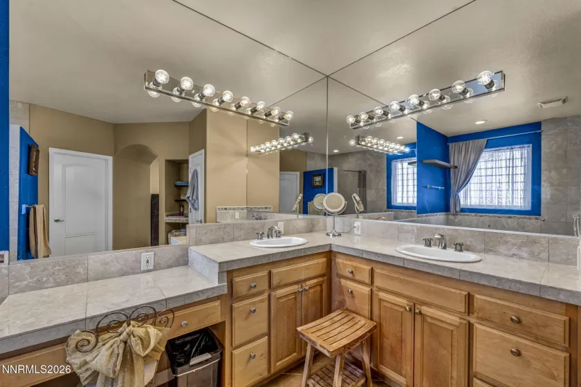 1140 Country Club, Minden, Nevada 89423, 5 Bedrooms Bedrooms, ,4 BathroomsBathrooms,Residential,Residential,Country Club,0,260011345
