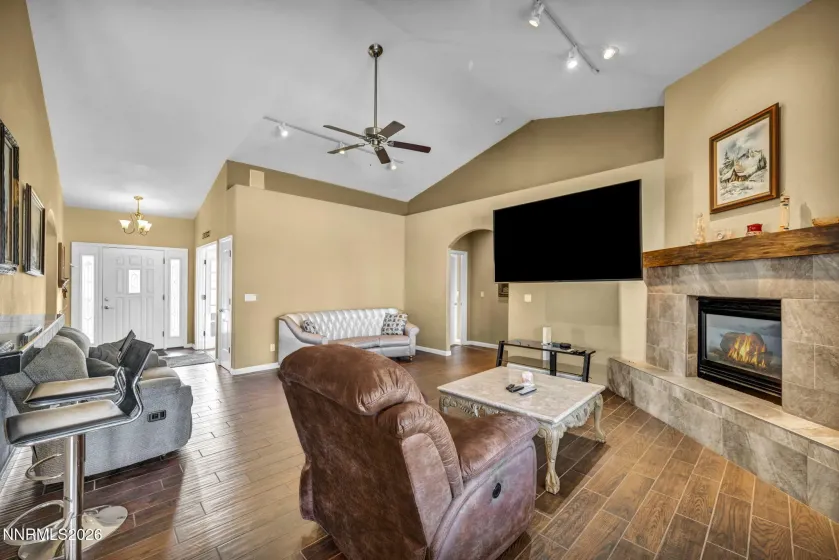 1140 Country Club, Minden, Nevada 89423, 5 Bedrooms Bedrooms, ,4 BathroomsBathrooms,Residential,Residential,Country Club,0,260011345