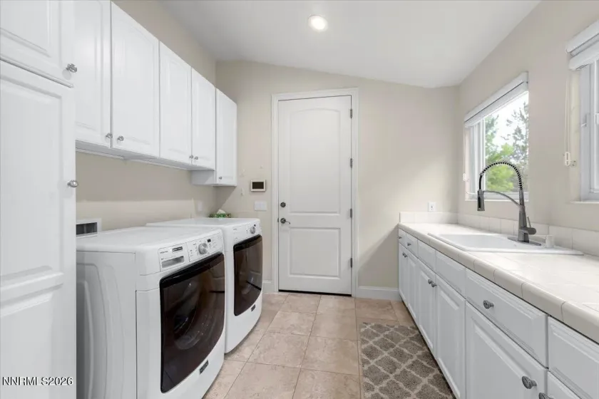 5820 Strasbourg, Reno, Nevada 89511, 3 Bedrooms Bedrooms, ,4 BathroomsBathrooms,Residential,Residential,Strasbourg,0,260011356