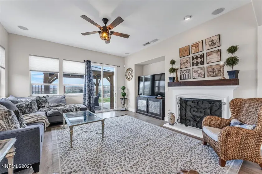 8295 Opal Glen, Reno, Nevada 89506, 4 Bedrooms Bedrooms, ,3 BathroomsBathrooms,Residential,Residential,Opal Glen,0,260011371