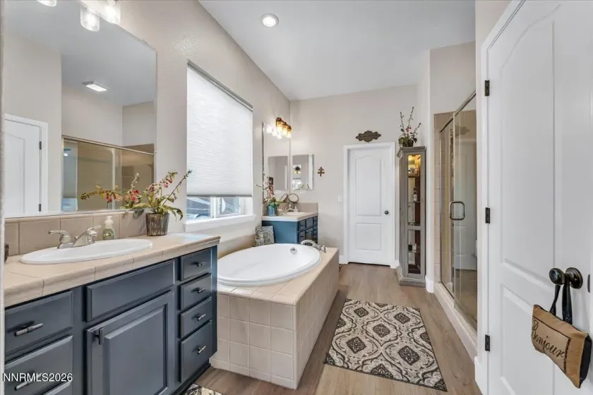 8295 Opal Glen, Reno, Nevada 89506, 4 Bedrooms Bedrooms, ,3 BathroomsBathrooms,Residential,Residential,Opal Glen,0,260011371
