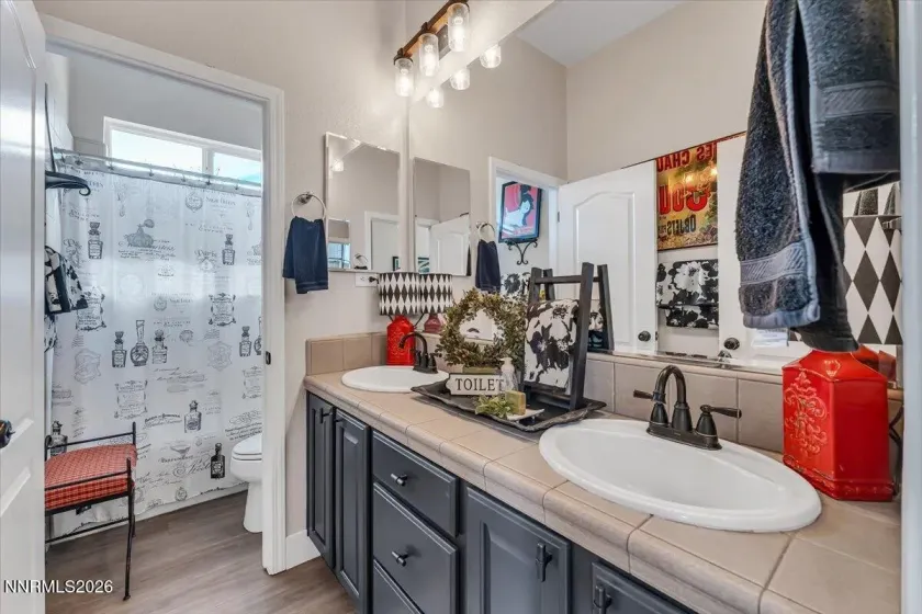 8295 Opal Glen, Reno, Nevada 89506, 4 Bedrooms Bedrooms, ,3 BathroomsBathrooms,Residential,Residential,Opal Glen,0,260011371