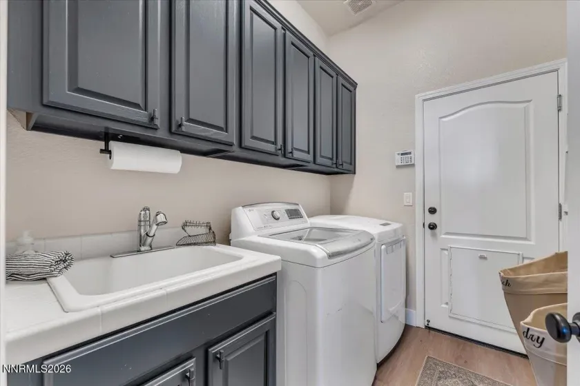 8295 Opal Glen, Reno, Nevada 89506, 4 Bedrooms Bedrooms, ,3 BathroomsBathrooms,Residential,Residential,Opal Glen,0,260011371