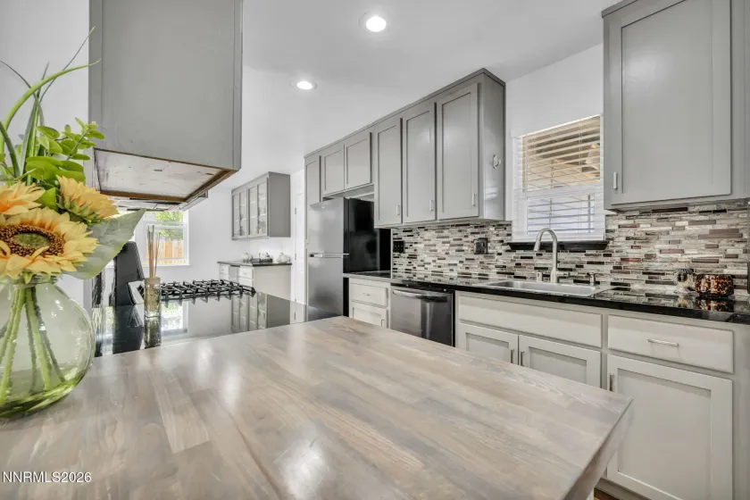 7565 Halifax, Reno, Nevada 89506, 3 Bedrooms Bedrooms, ,3 BathroomsBathrooms,Residential,Residential,Halifax,0,260011391