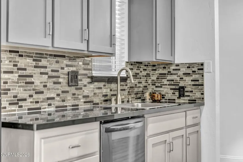 7565 Halifax, Reno, Nevada 89506, 3 Bedrooms Bedrooms, ,3 BathroomsBathrooms,Residential,Residential,Halifax,0,260011391