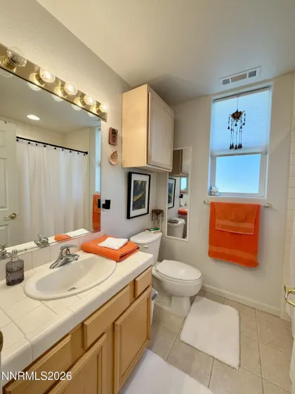 2nd guest bathroom