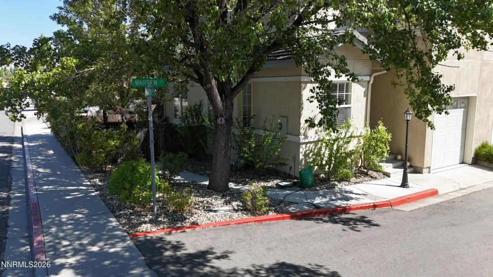 595 Warren, Reno, Nevada 89509, 2 Bedrooms Bedrooms, ,3 BathroomsBathrooms,Residential,Residential,Warren,0,260011399